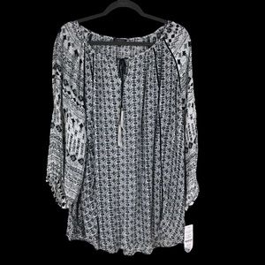 Hannah NWT Plus SZ 2X Black & White Tunic w/Tassel Drawstrings, Geometric Print